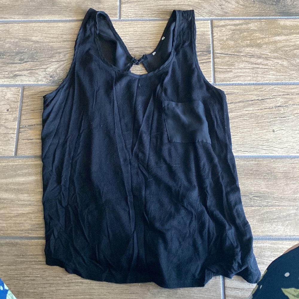 Black t shirt open back